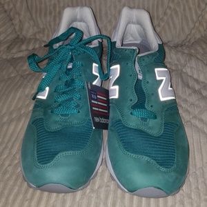 New Balance 1300